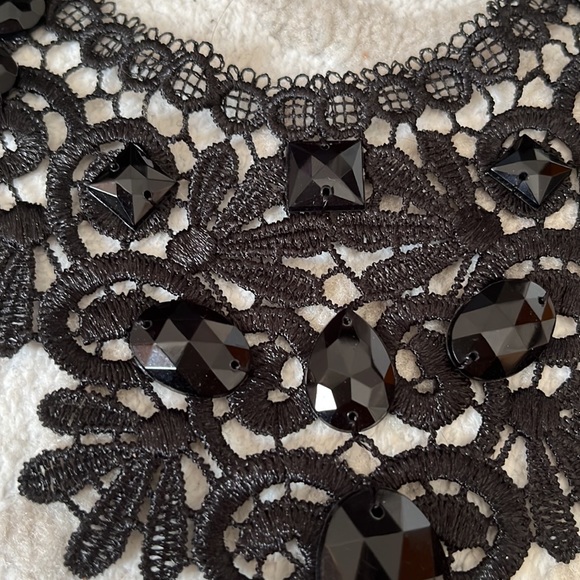 Crochet necklace - Picture 2 of 2